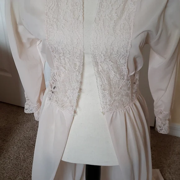 Vintage Michelene Peignoir Robe - Picture 10 of 16